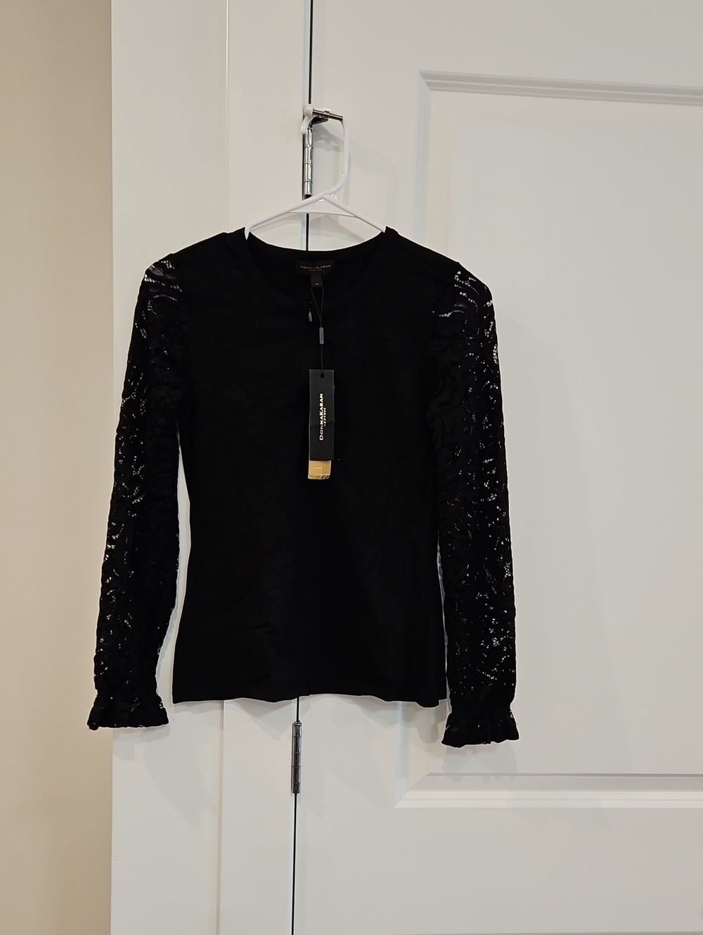 Donna Karan Black Long-Sleeve Lace-Sleeve Top